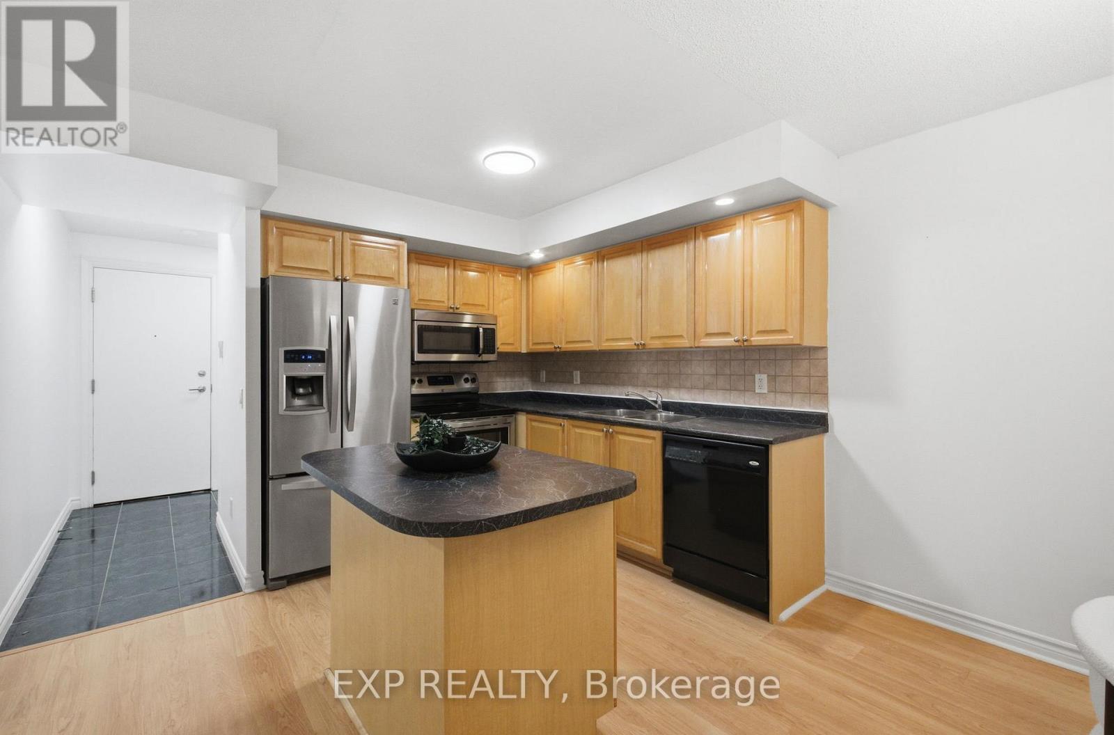 1630 - 5233 Dundas Street W, Toronto (Islington-City Centre West), Ontario  M9B 6M1 - Photo 6 - W12529282