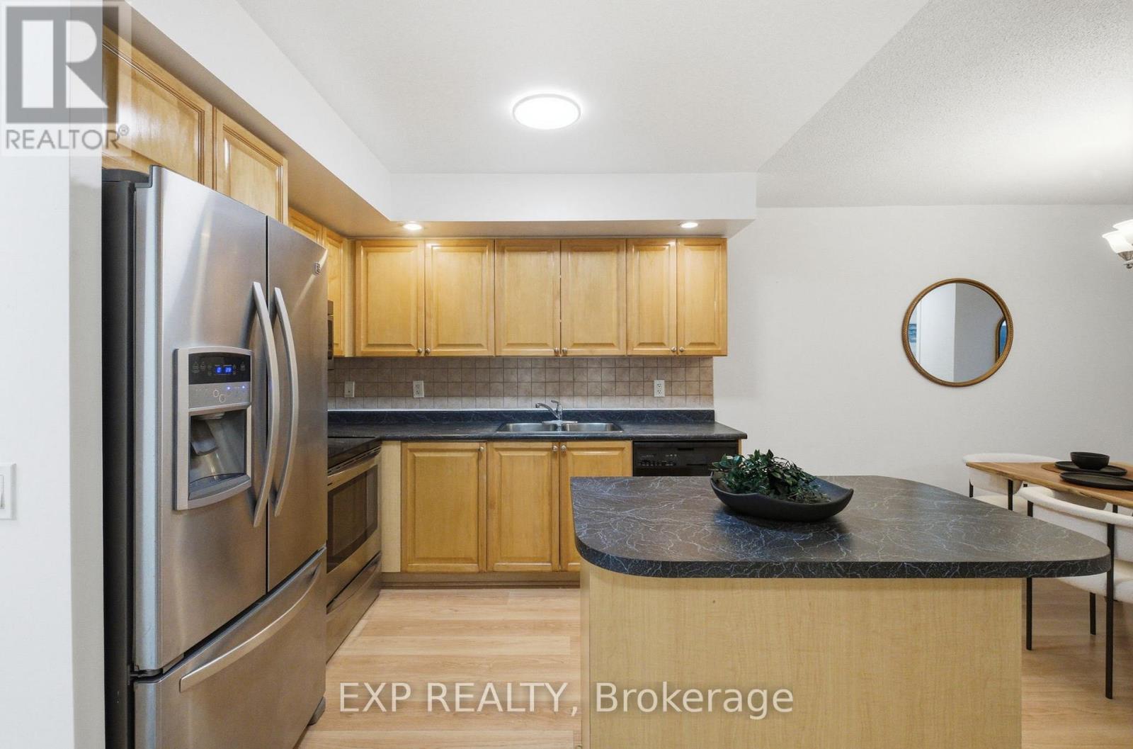 1630 - 5233 Dundas Street W, Toronto (Islington-City Centre West), Ontario  M9B 6M1 - Photo 5 - W12529282