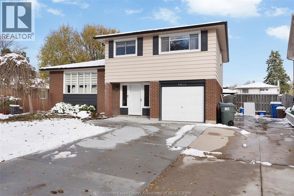 9926 Asgard, Windsor, Ontario  N8R 1E2 - Photo 1 - 25028535