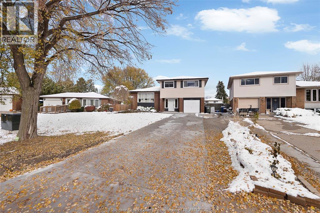 9926 Asgard, Windsor, Ontario  N8R 1E2 - Photo 2 - 25028535