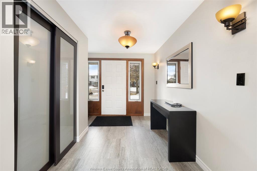 9926 Asgard, Windsor, Ontario  N8R 1E2 - Photo 6 - 25028535