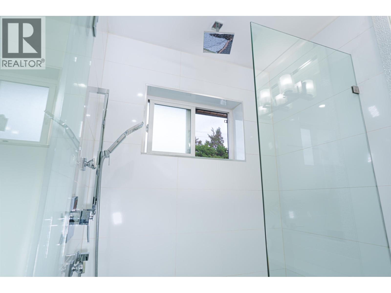 3216 Vimy Crescent, Vancouver, British Columbia  V5M 4B4 - Photo 12 - R3066438