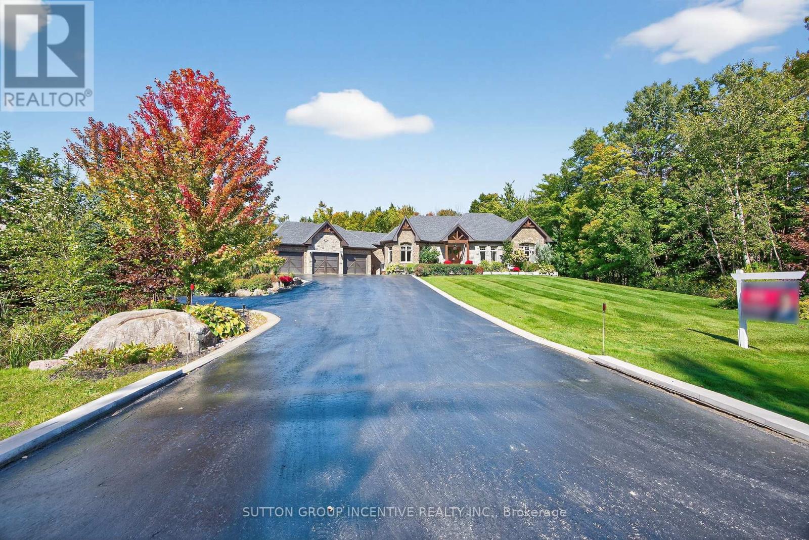 1707 Wilkinson Street, Innisfil, Ontario  L9S 5A8 - Photo 3 - N12439057