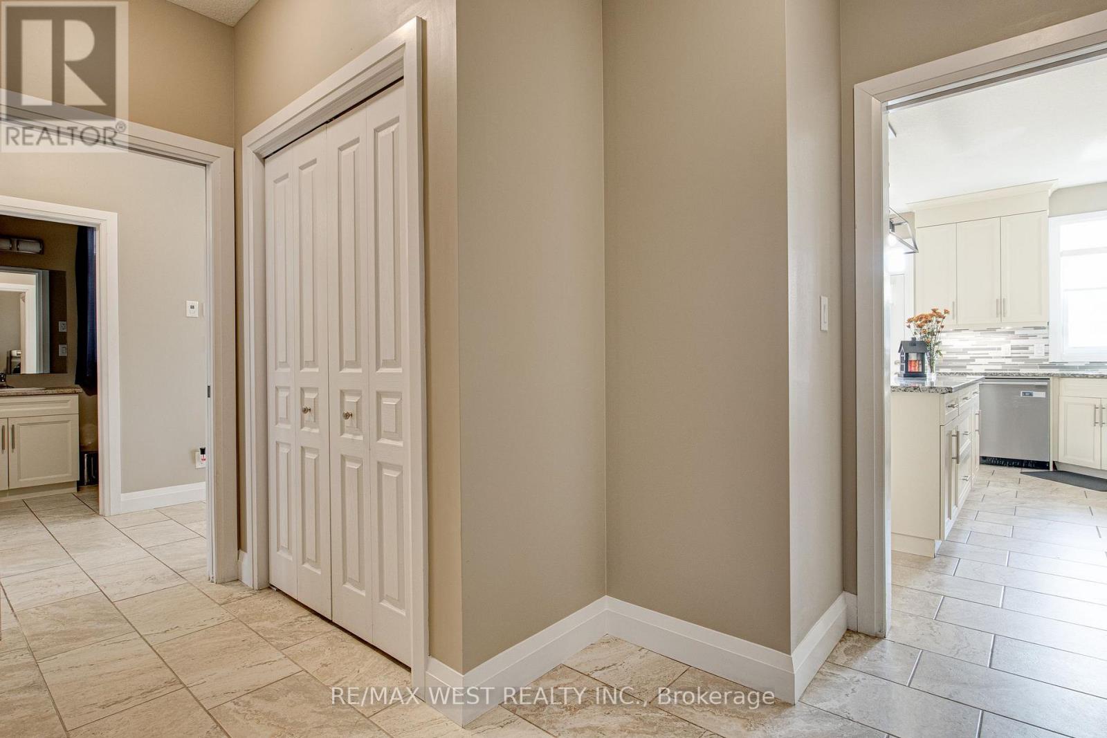 68 Challenger Avenue, North Dumfries, Ontario N0B 1E0 - Photo 19 - X12418954