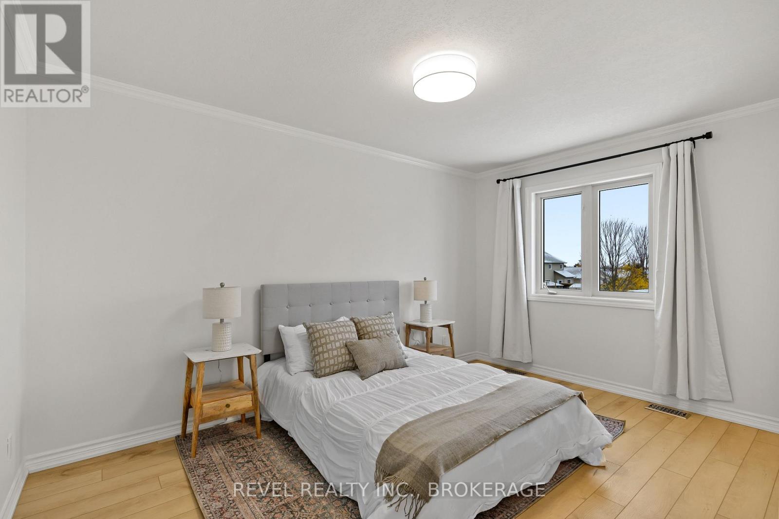 108 Islandview Drive, Loyalist, Ontario K7N 0A5 - Photo 4 - X12532552