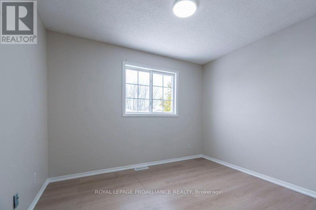 22 Faraday Gardens, Belleville, Ontario  K8P 5J5 - Photo 15 - X12532498