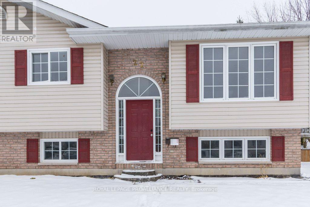 22 Faraday Gardens, Belleville, Ontario  K8P 5J5 - Photo 2 - X12532498