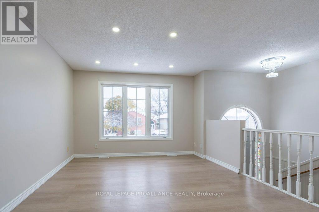 22 Faraday Gardens, Belleville, Ontario  K8P 5J5 - Photo 6 - X12532498