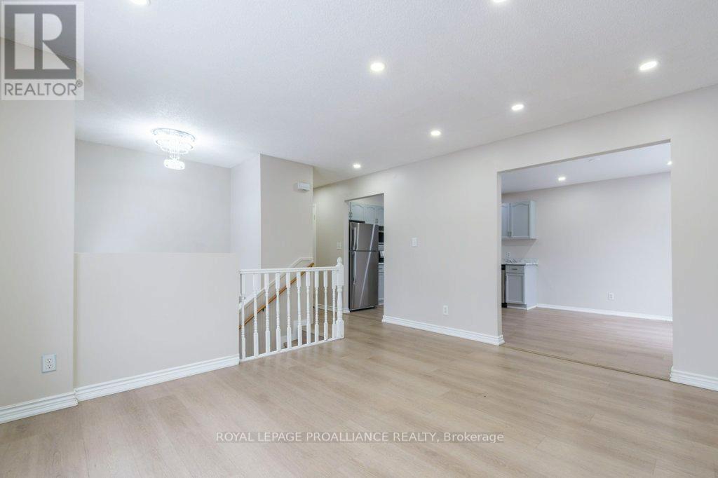 22 Faraday Gardens, Belleville, Ontario  K8P 5J5 - Photo 7 - X12532498