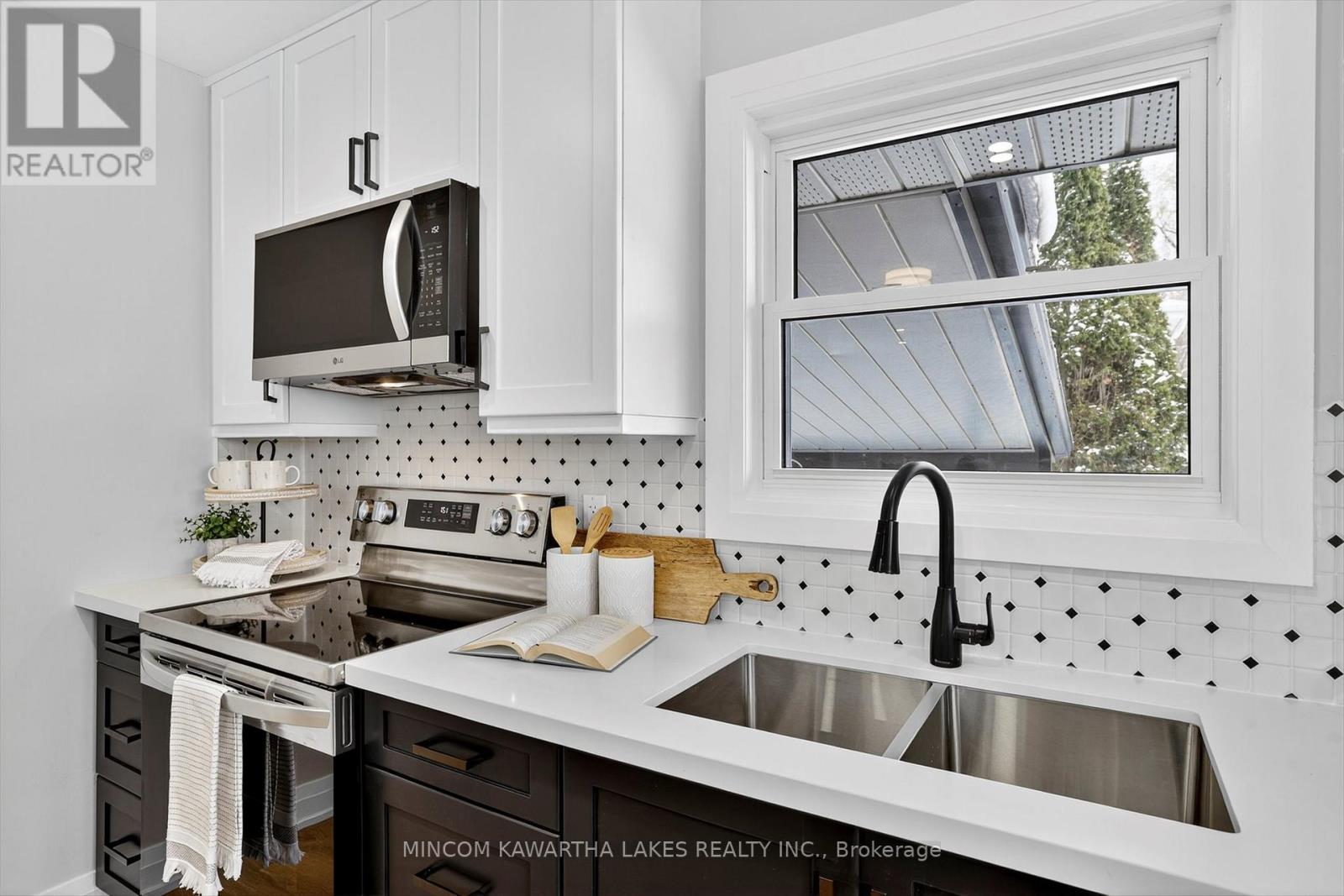 152 Langton Street, Peterborough, Ontario K9H 6K2 - Photo 12 - X12532646