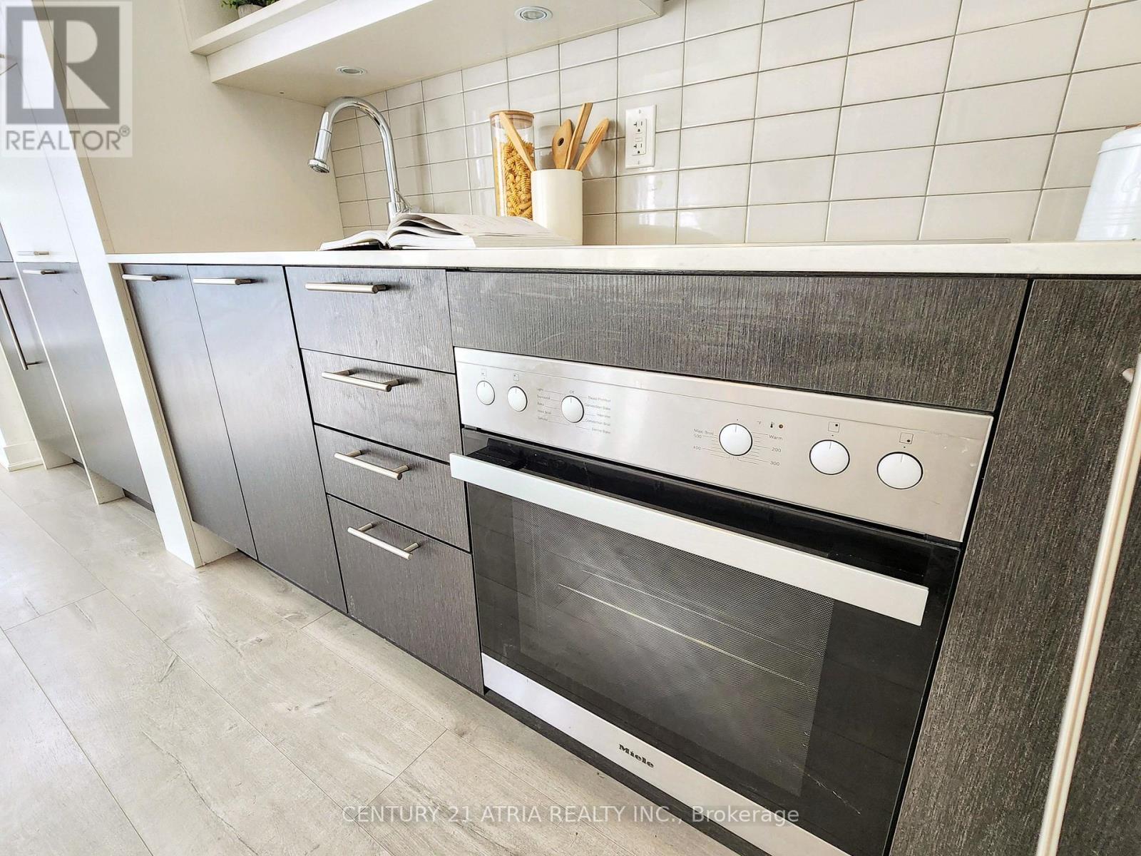 520 - 30 Nelson Street, Toronto, Ontario  M5V 0H5 - Photo 9 - C12532266