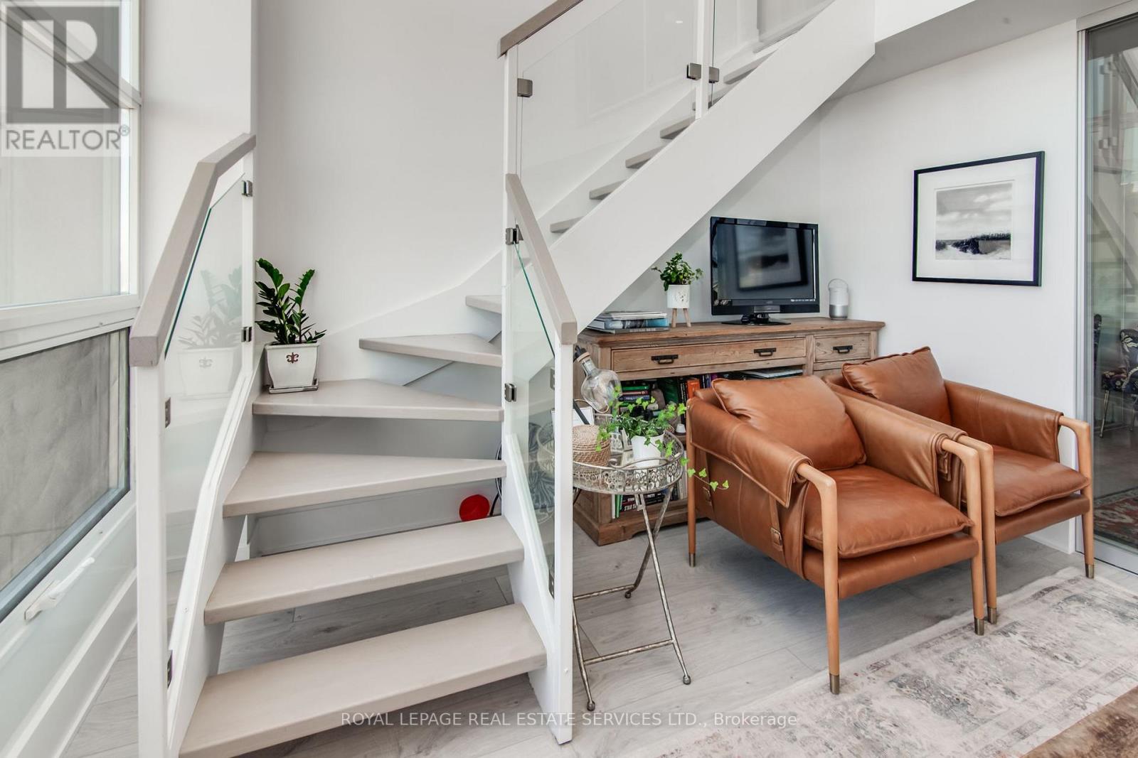 906 - 111 St Clair Avenue W, Toronto, Ontario  M4V 1N5 - Photo 12 - C12532286