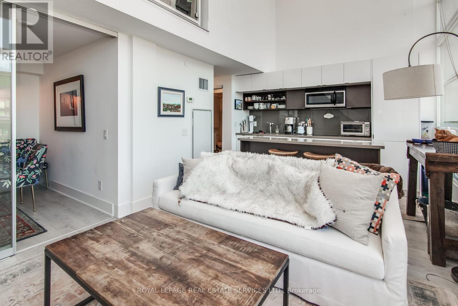 906 - 111 St Clair Avenue W, Toronto, Ontario  M4V 1N5 - Photo 4 - C12532286