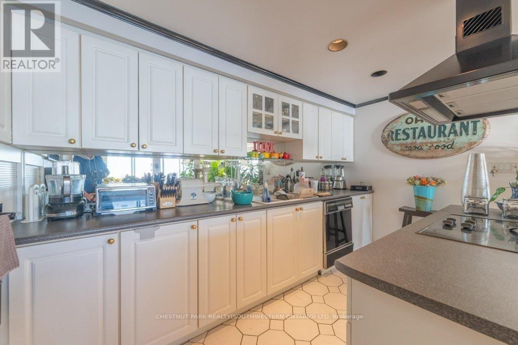 1416 - 33 Harbour Square, Toronto, Ontario  M5J 2G2 - Photo 11 - C12532314