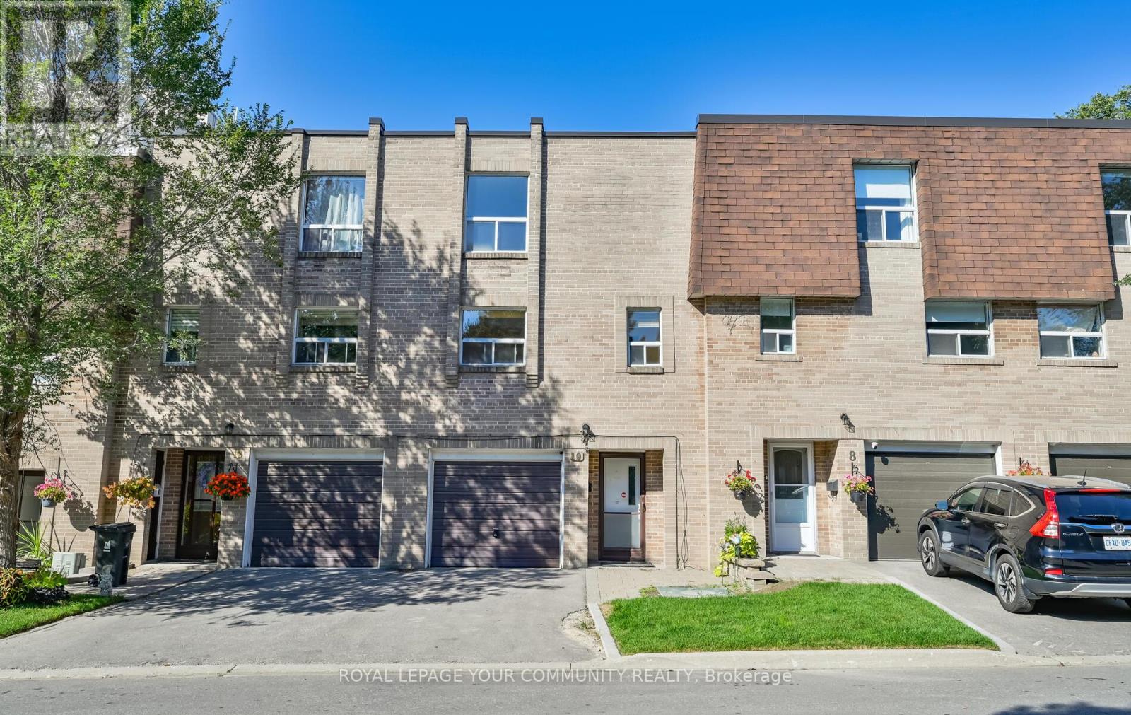 10 VILLAGE GREEN WAY, Toronto, Ontario