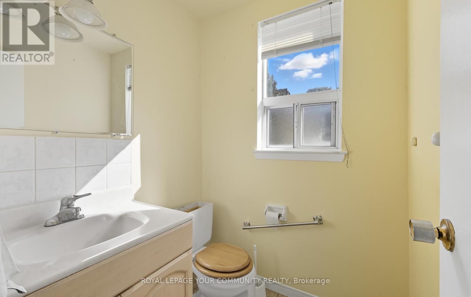 10 Village Green Way, Toronto, Ontario  M2J 1K8 - Photo 14 - C12532342