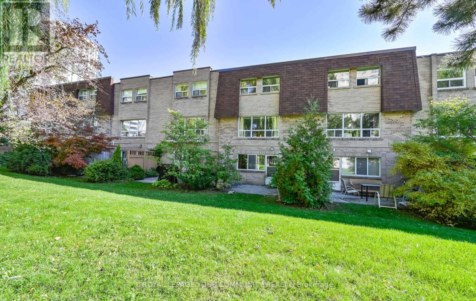 10 Village Green Way, Toronto, Ontario  M2J 1K8 - Photo 27 - C12532342