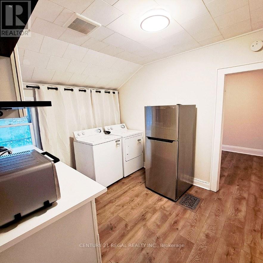 Second Floor - 119 Sheppard Avenue W, Toronto, Ontario  M2N 1M7 - Photo 6 - C12532344