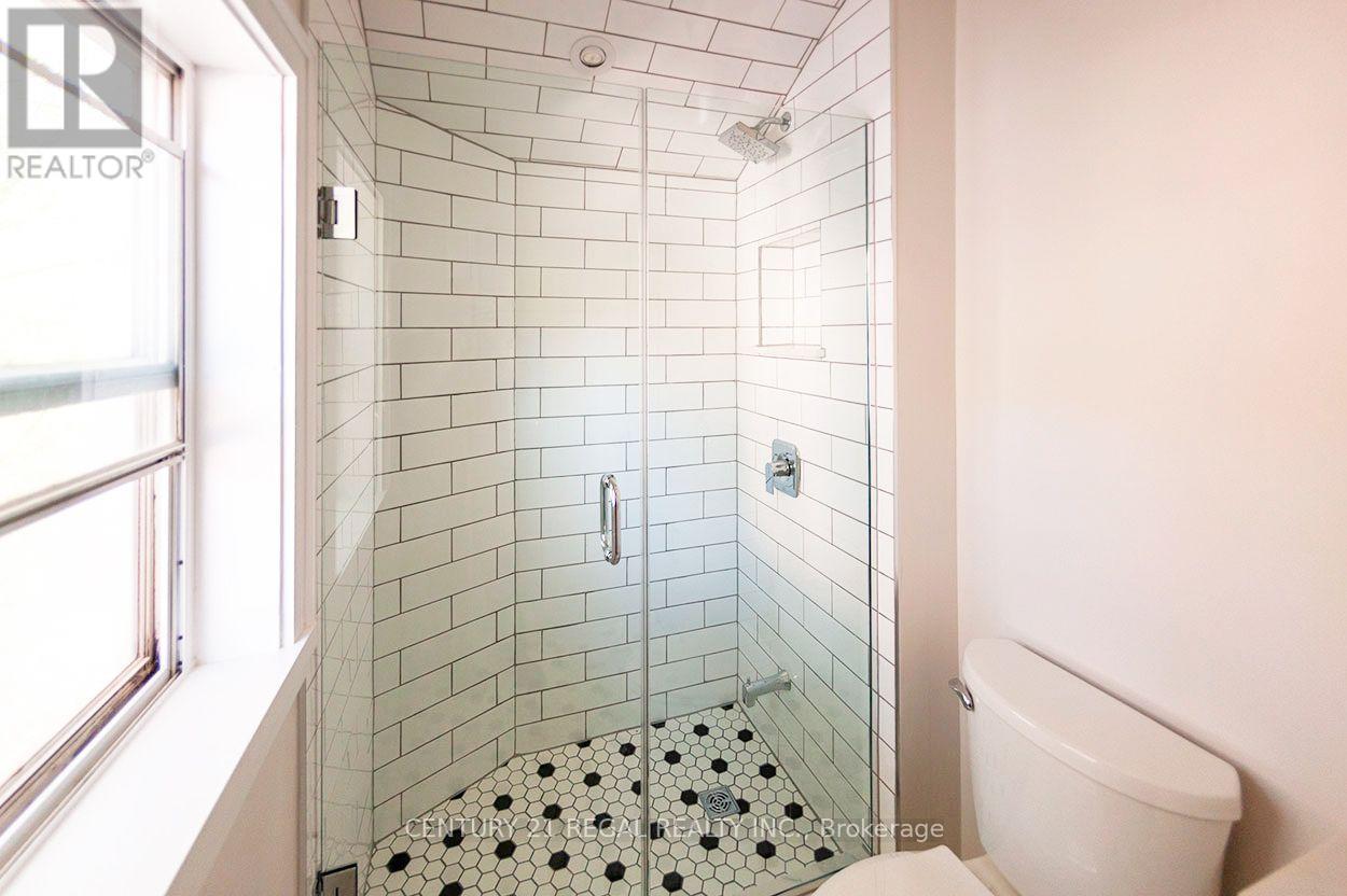 Second Floor - 119 Sheppard Avenue W, Toronto, Ontario  M2N 1M7 - Photo 7 - C12532344