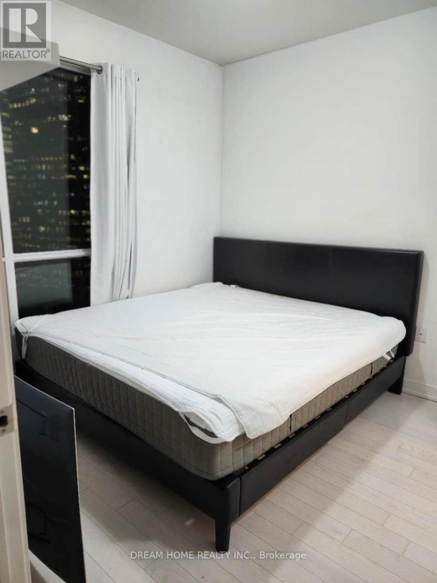 2002 - 1 The Esplanade Drive, Toronto, Ontario  M5E 0A8 - Photo 4 - C12532394