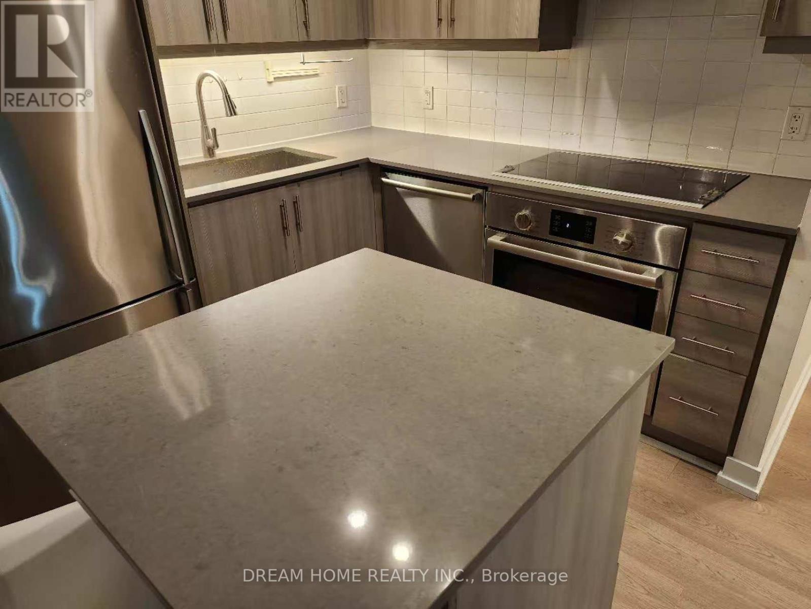 2002 - 1 The Esplanade Drive, Toronto, Ontario  M5E 0A8 - Photo 5 - C12532394