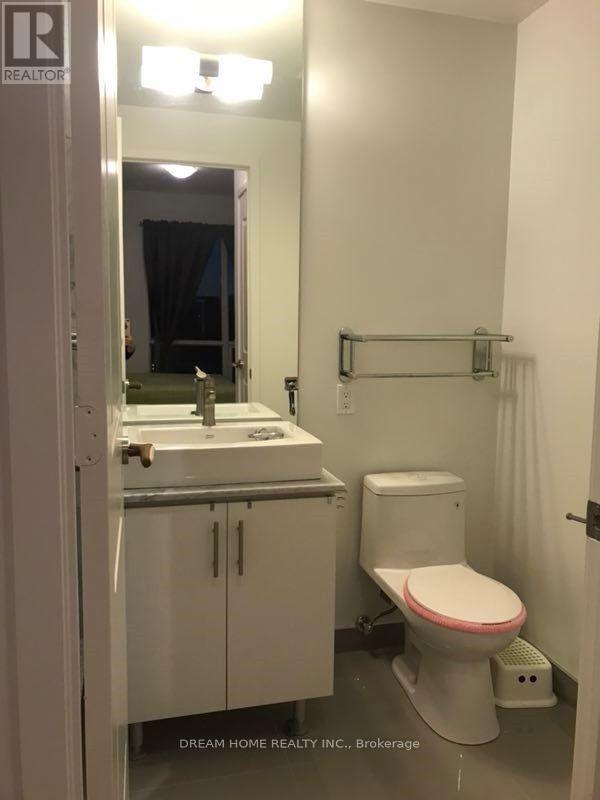 2002 - 1 The Esplanade Drive, Toronto, Ontario  M5E 0A8 - Photo 6 - C12532394