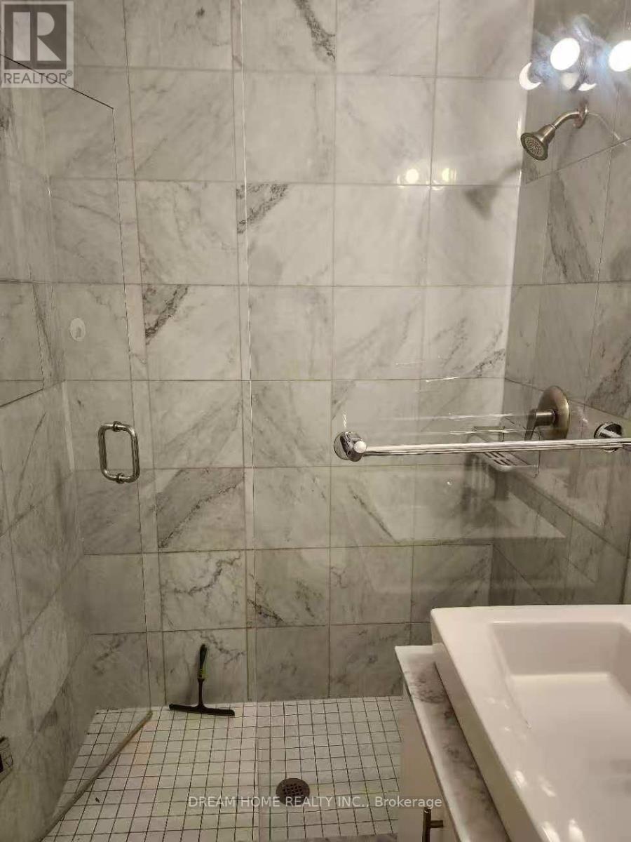 2002 - 1 The Esplanade Drive, Toronto, Ontario  M5E 0A8 - Photo 9 - C12532394