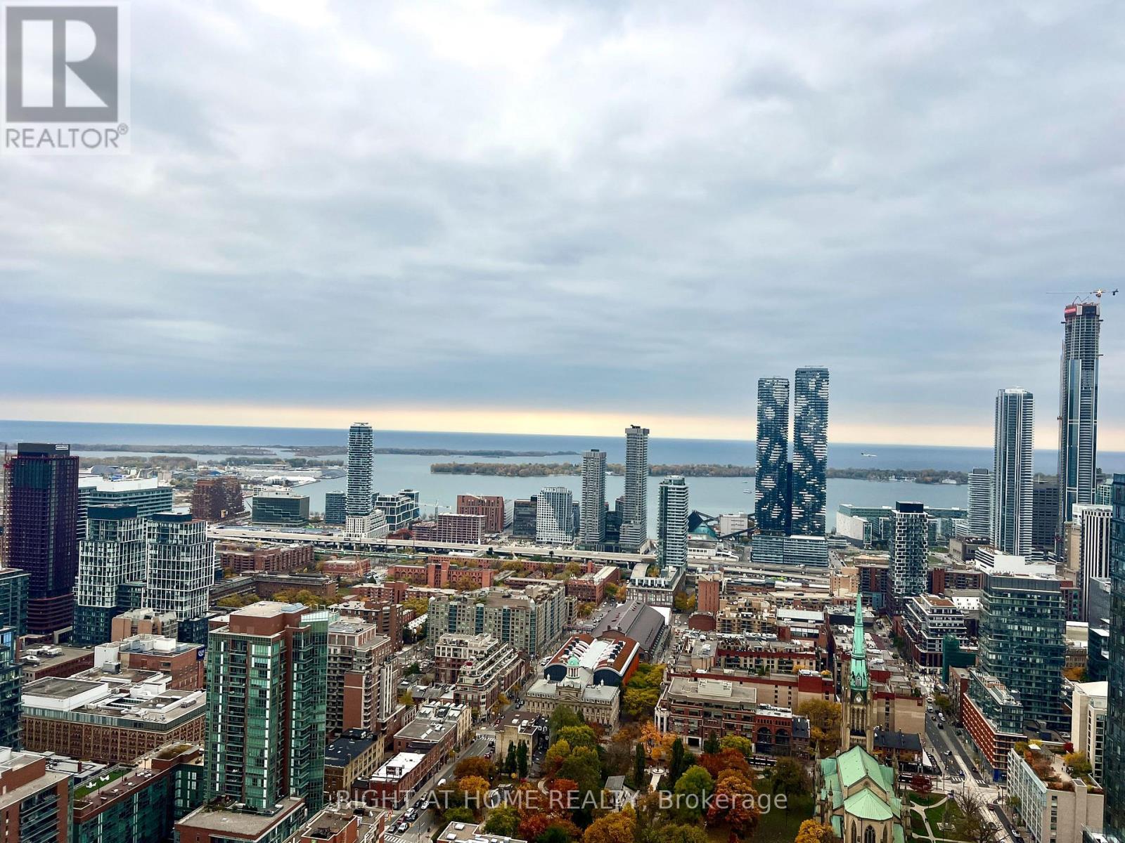 5207 - 88 QUEEN STREET E, Toronto, Ontario