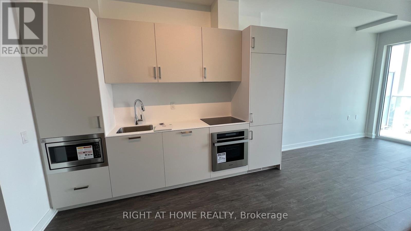 5207 - 88 Queen Street E, Toronto, Ontario  M5C 0B6 - Photo 5 - C12532402