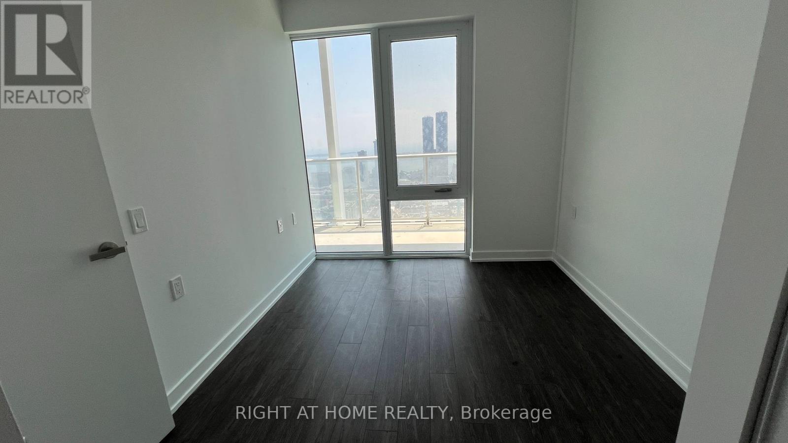 5207 - 88 Queen Street E, Toronto, Ontario  M5C 0B6 - Photo 9 - C12532402