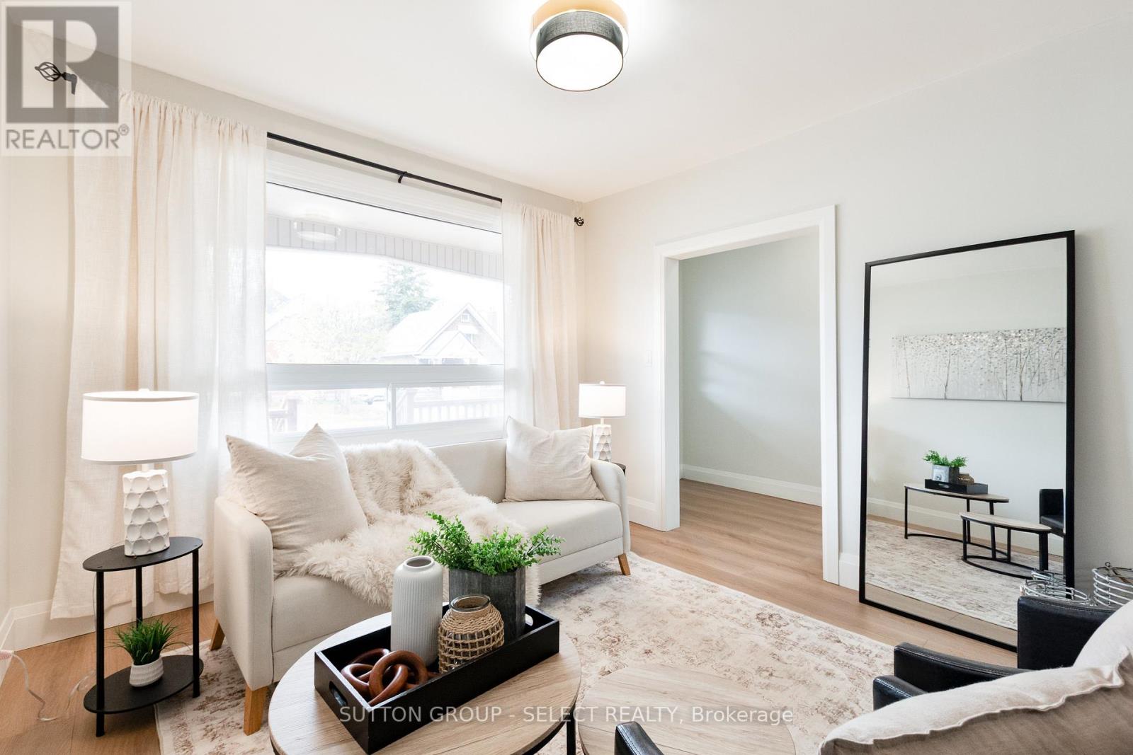 104 Oak Street, London East, Ontario  N5Z 2H6 - Photo 8 - X12532426