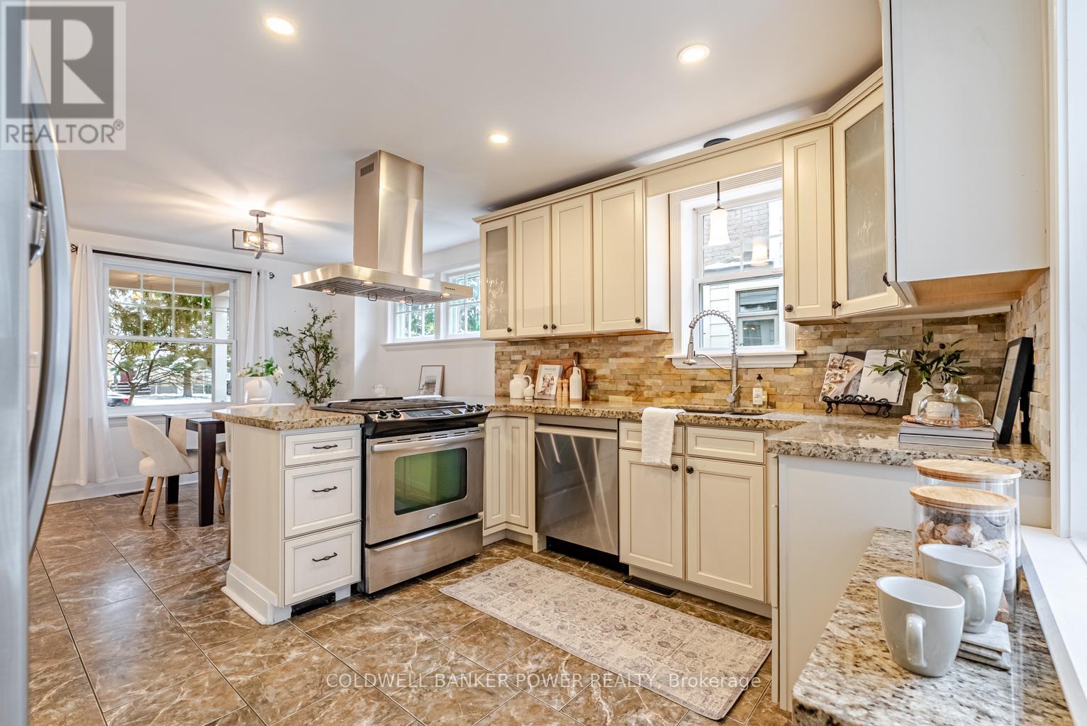 Photo 10 of 41 for 148 Iroquois Avenue