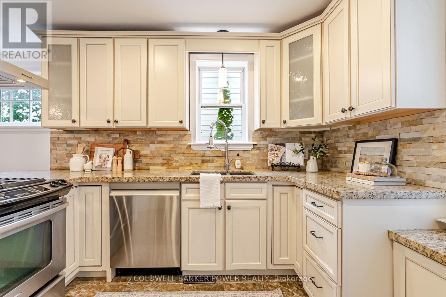 Photo 12 of 41 for 148 Iroquois Avenue