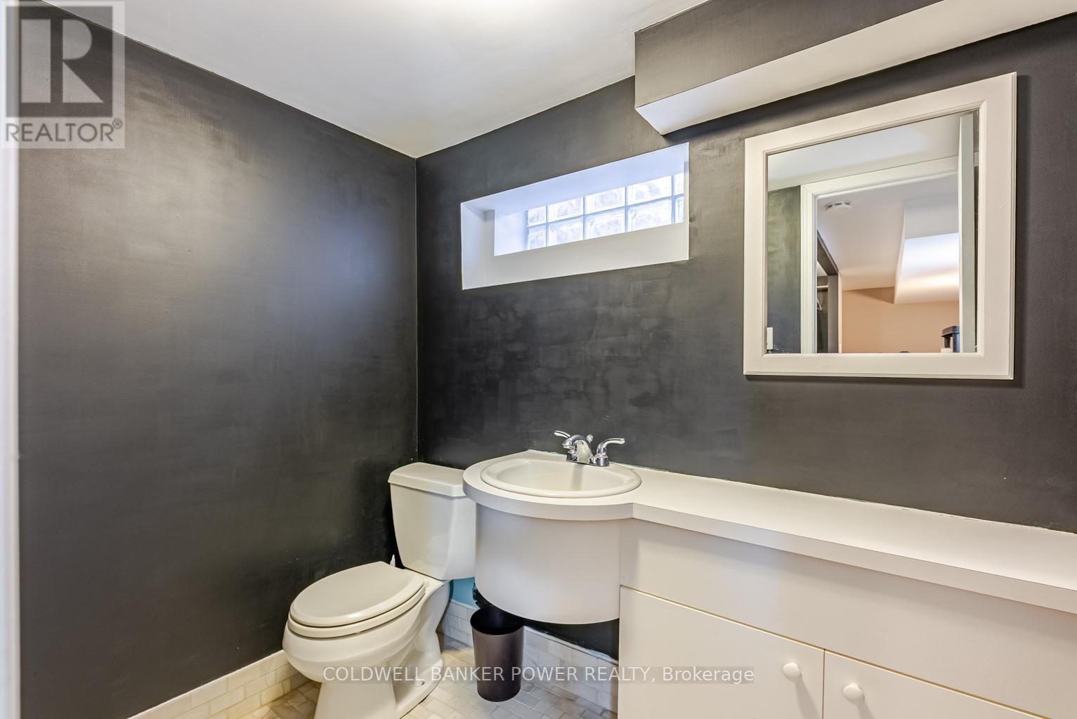 Photo 33 of 41 for 148 Iroquois Avenue