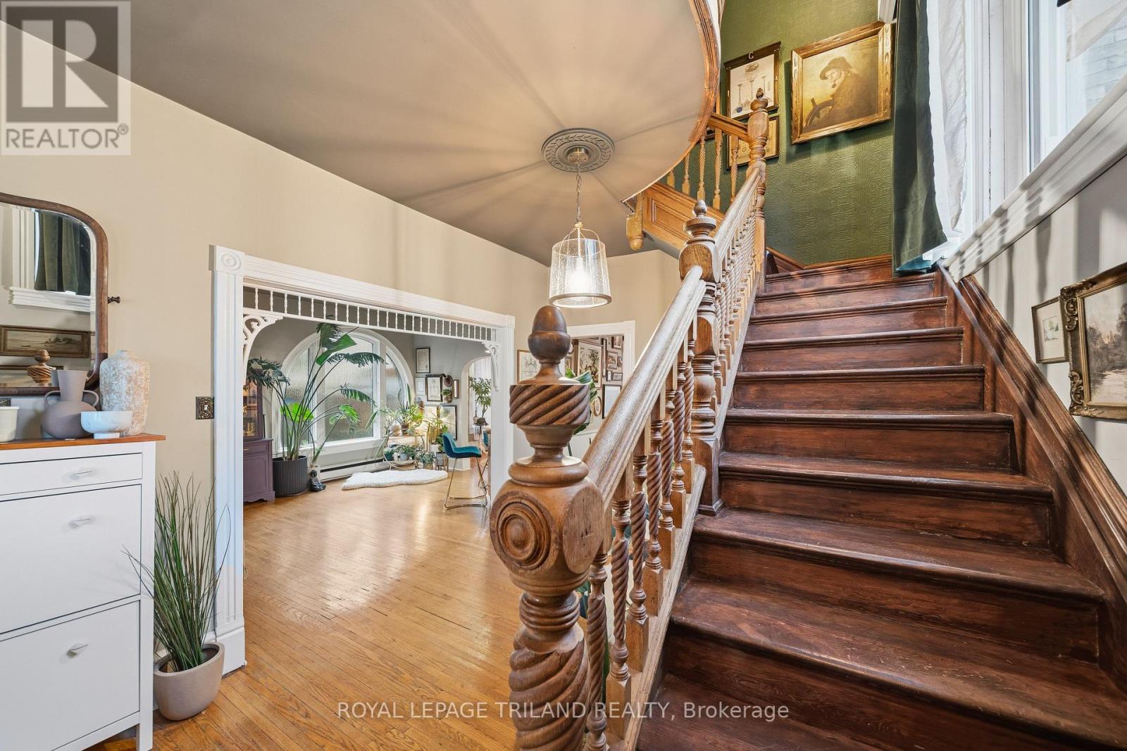 34 Gladstone Avenue, St. Thomas, Ontario  N5R 2L4 - Photo 18 - X12532736