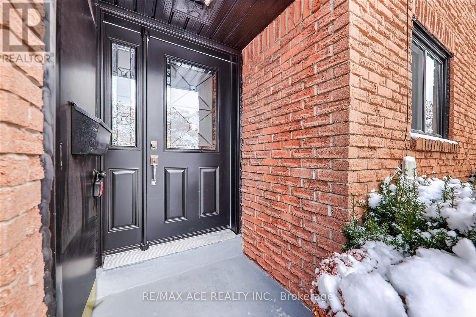 100 Brimwood Boulevard, Toronto, Ontario  M1V 1C2 - Photo 5 - E12532296
