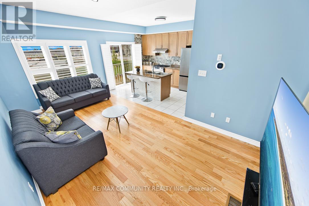 1073 Skyridge Boulevard, Pickering, Ontario  L1X 0M8 - Photo 4 - E12532326