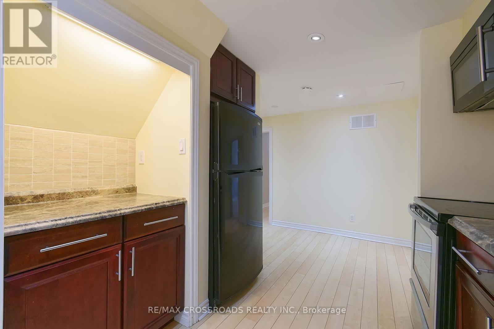 40 Stansbury Crescent, Toronto, Ontario  M1K 4R6 - Photo 18 - E12532396