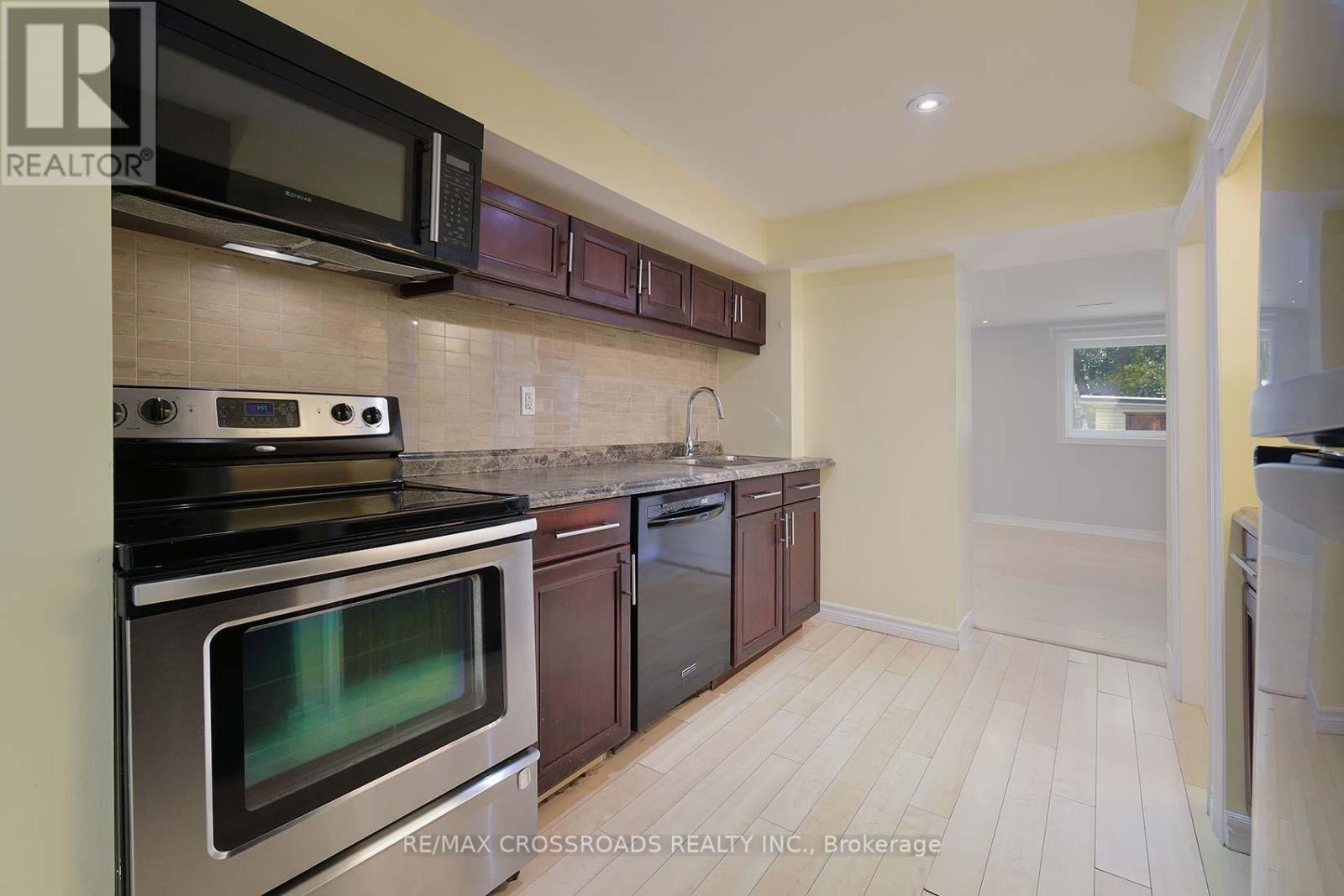 40 Stansbury Crescent, Toronto, Ontario  M1K 4R6 - Photo 19 - E12532396