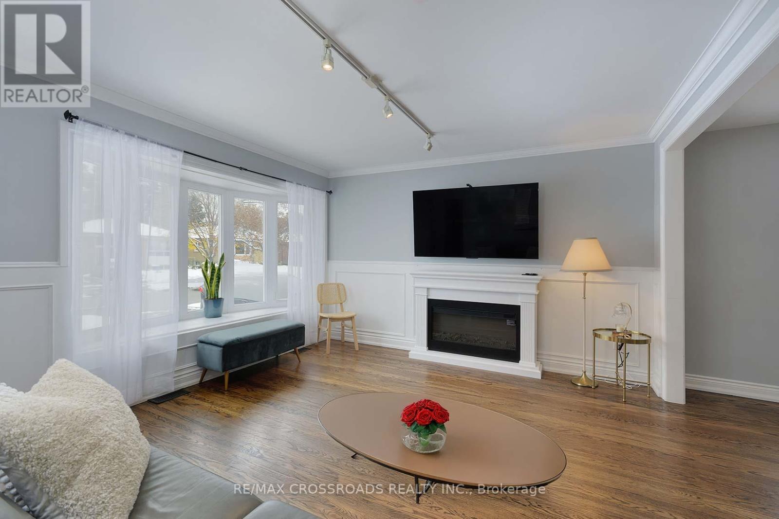 40 Stansbury Crescent, Toronto, Ontario  M1K 4R6 - Photo 4 - E12532396