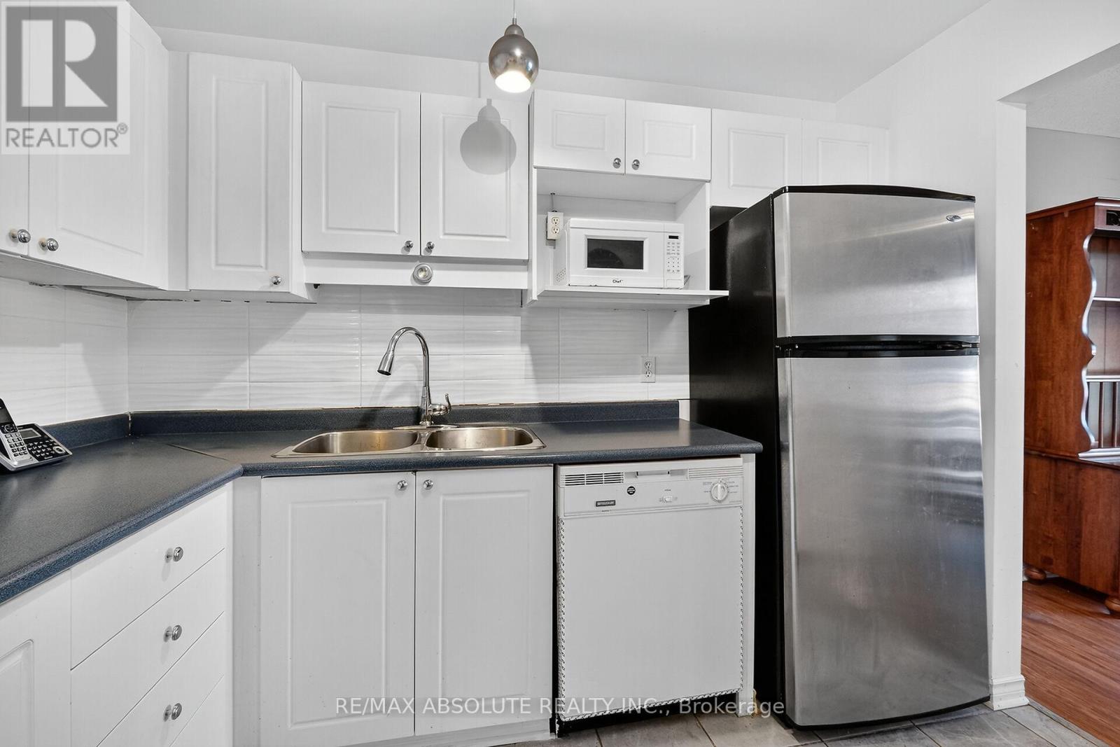 2628 Baseline Road, Ottawa, Ontario  K2H 7B4 - Photo 13 - X12532422