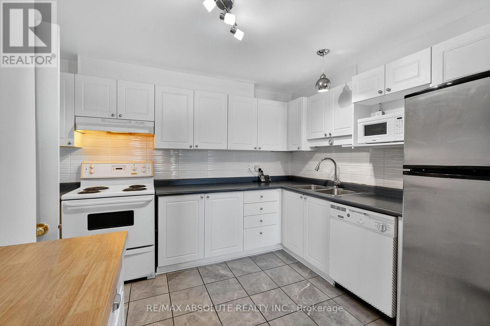 2628 Baseline Road, Ottawa, Ontario  K2H 7B4 - Photo 15 - X12532422