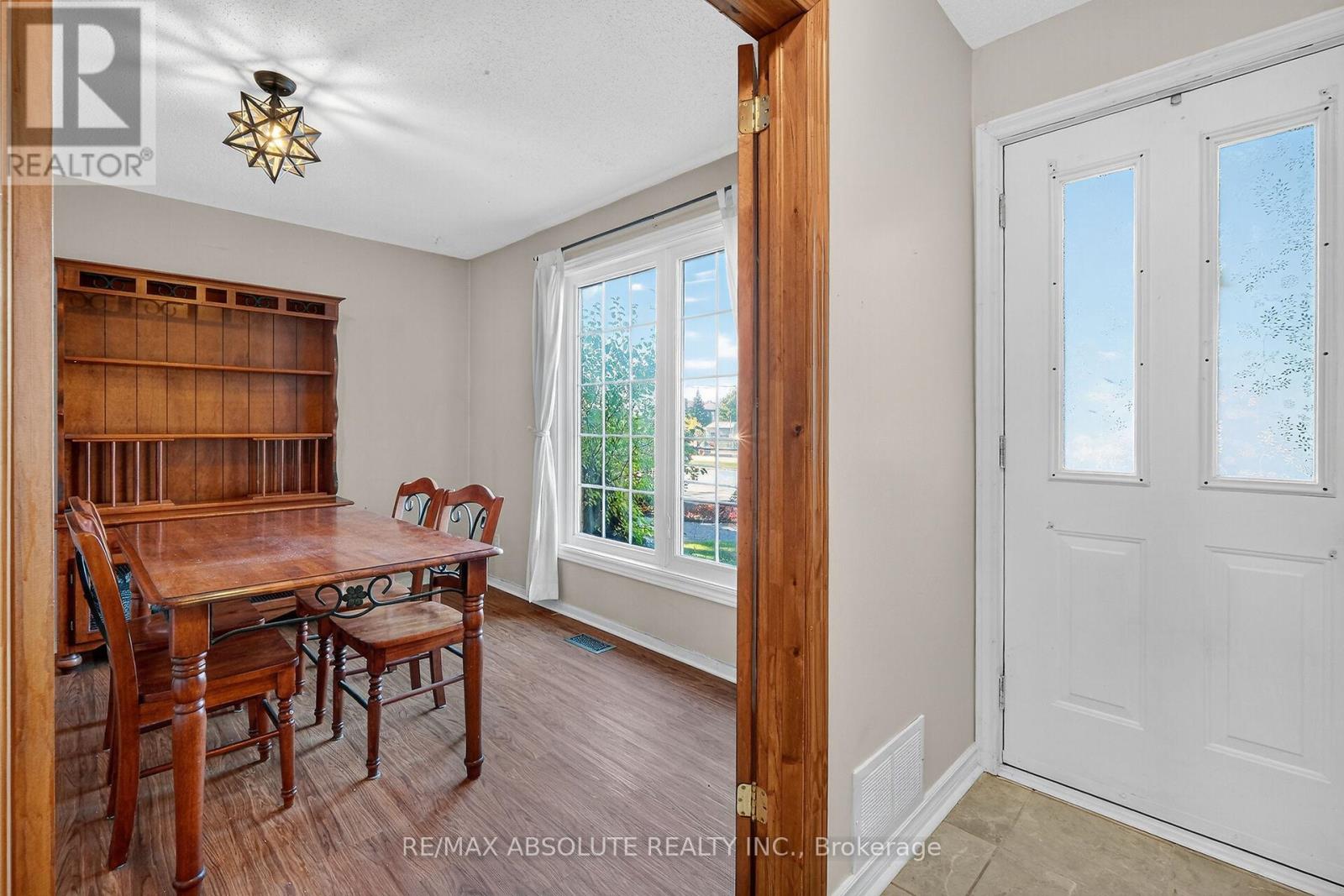 2628 Baseline Road, Ottawa, Ontario  K2H 7B4 - Photo 3 - X12532422