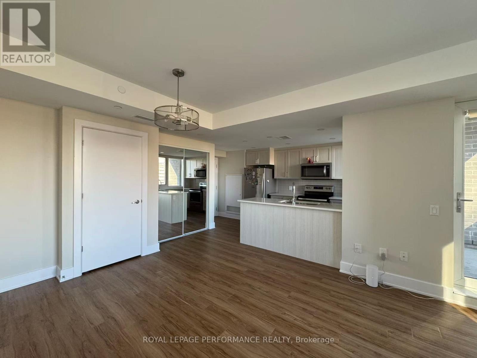 0804 - 518 Rochester Street, Ottawa, Ontario K1S 5W4 - Photo 2 - X12532684