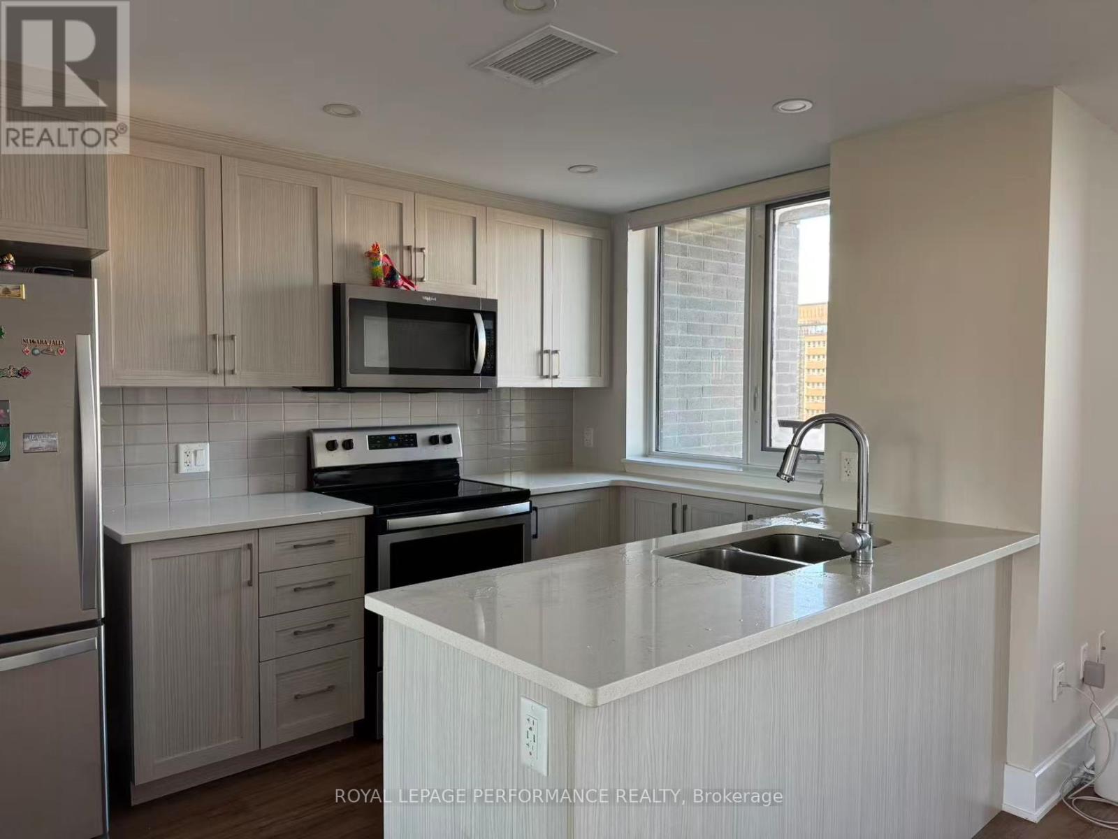 0804 - 518 Rochester Street, Ottawa, Ontario K1S 5W4 - Photo 3 - X12532684