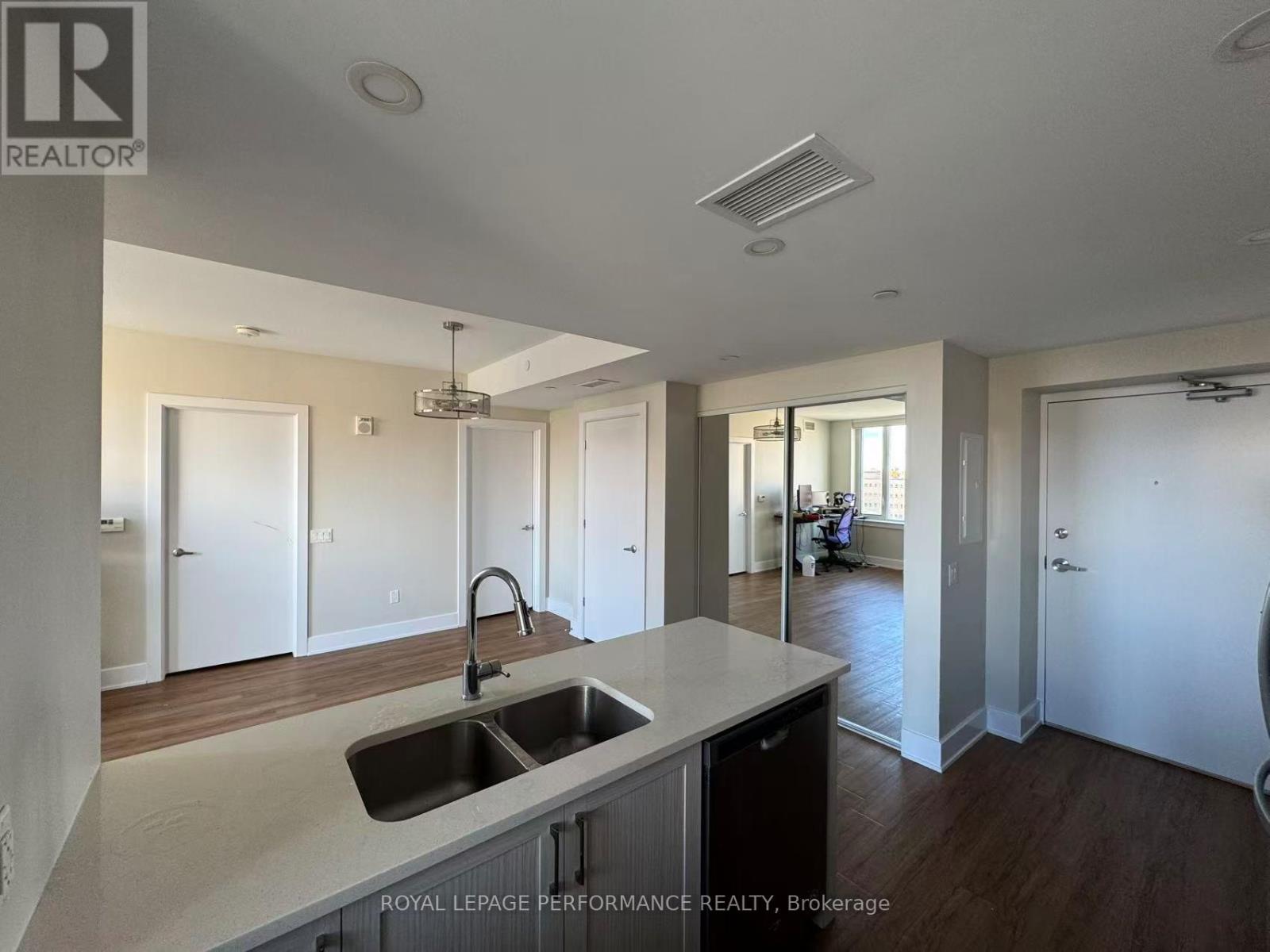 0804 - 518 Rochester Street, Ottawa, Ontario K1S 5W4 - Photo 5 - X12532684