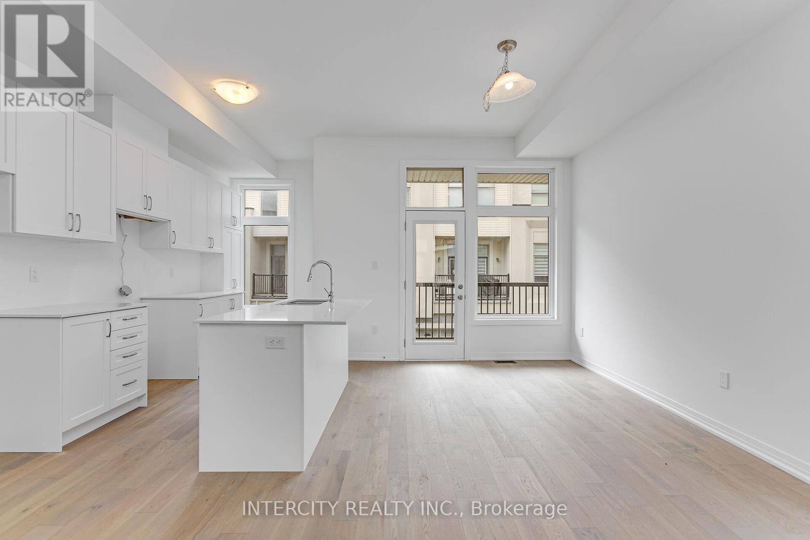 29 Albert Firman Lane, Markham, Ontario  L6C 3B5 - Photo 11 - N12242755