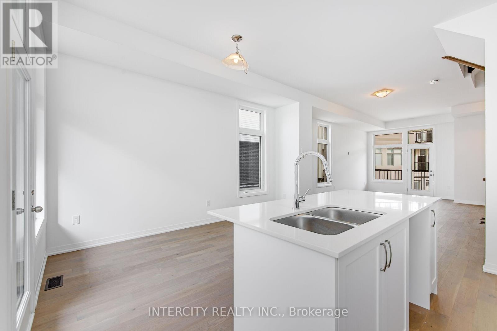 29 Albert Firman Lane, Markham, Ontario  L6C 3B5 - Photo 16 - N12242755