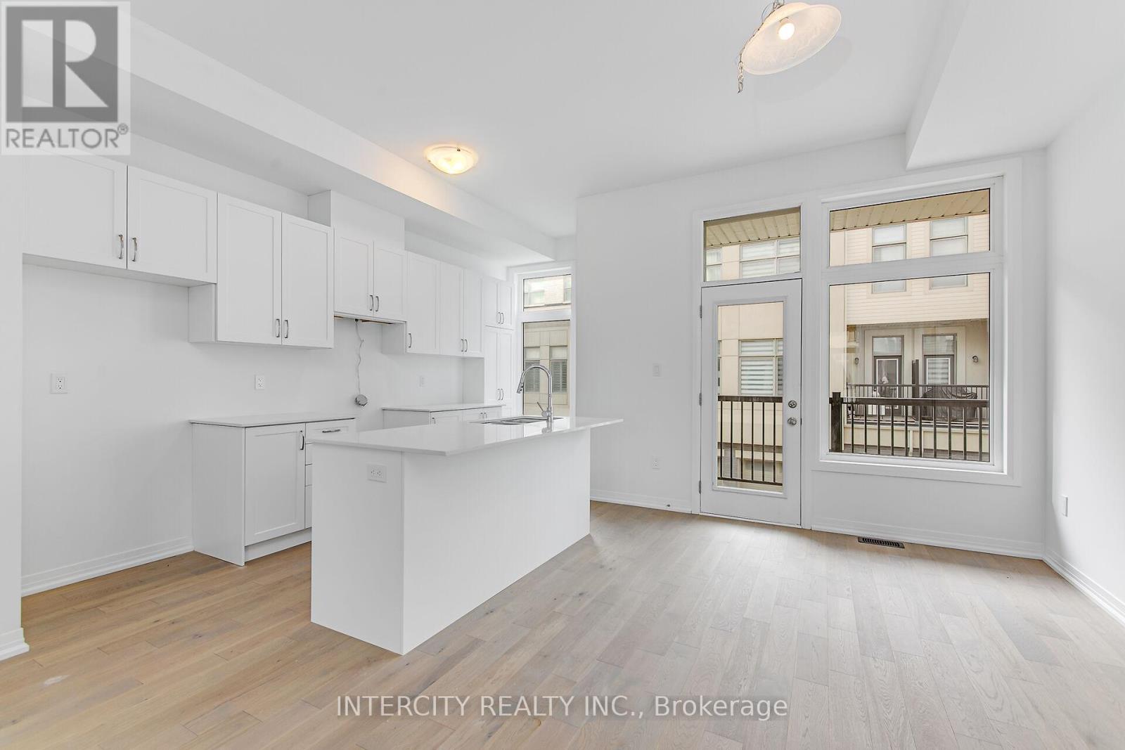 29 Albert Firman Lane, Markham, Ontario  L6C 3B5 - Photo 12 - N12242755