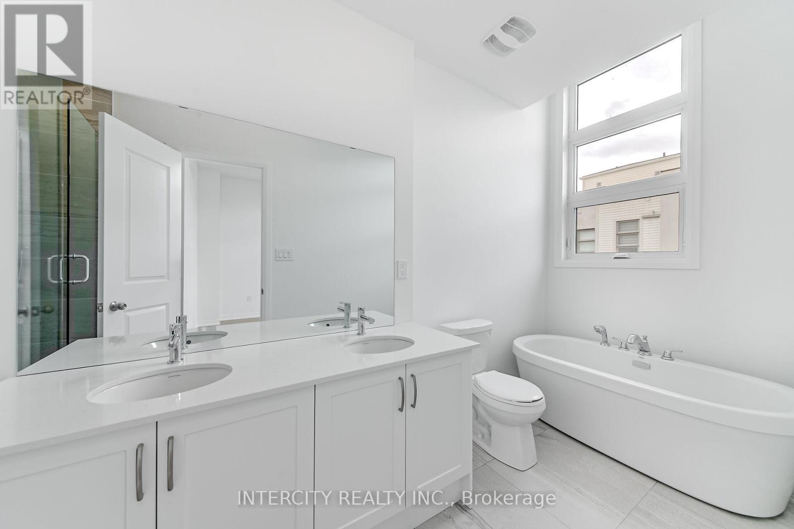 29 Albert Firman Lane, Markham, Ontario  L6C 3B5 - Photo 23 - N12242755